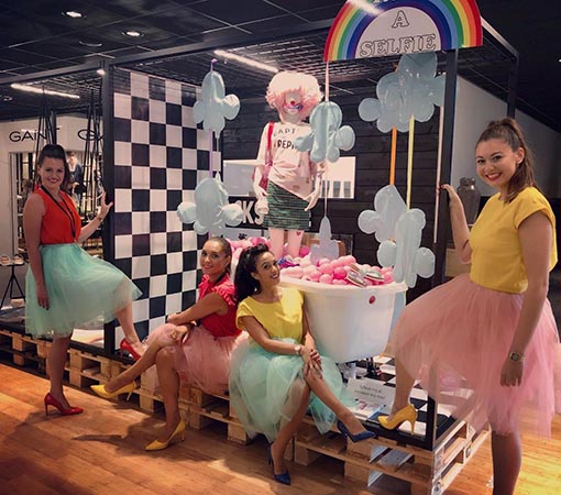 Onze hostessen tijdens C.A.S.T. oriëntatie en inkoopbeurs